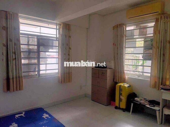 Tìm kiếm roomate NỮ, hiện tại đang có 3 người còn tìm thêm 1