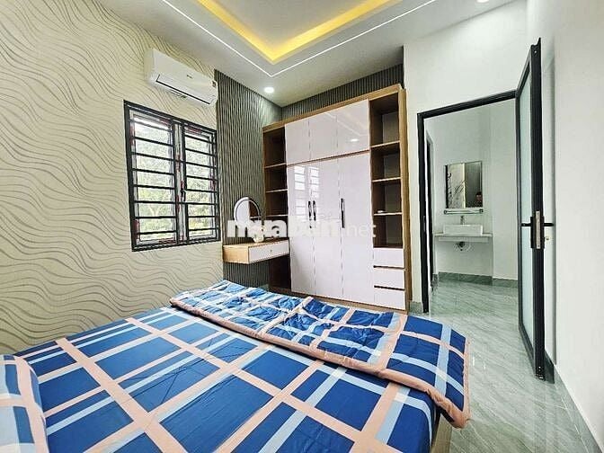 Nhà đẹp 2 lầu 1 sec ngắn hẻm xe hơi