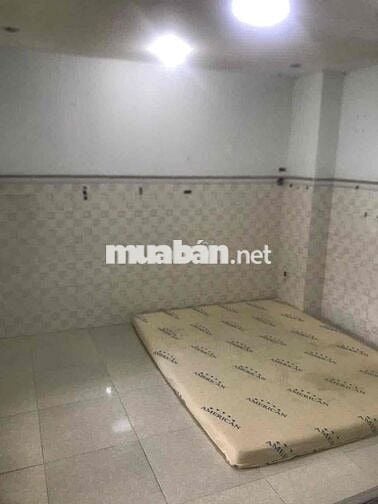 cho thuê nhà nguyên căn hẻm xe tải một trục đường Phan Huy ích p12 GV