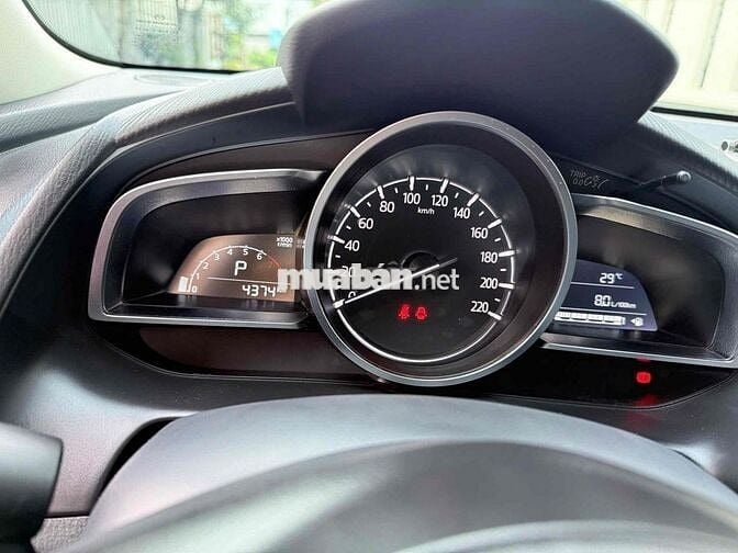 Cần Bán Gấp Mazda 2 2024 Sport Luxury - 4000 km