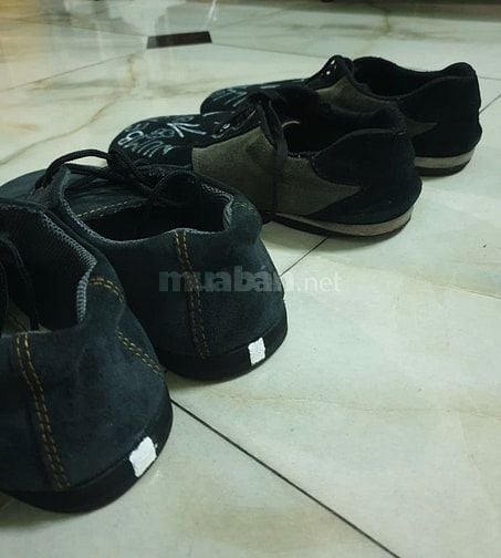 Giày đá cầu lưới hình mỏ vịt còn mới 99%