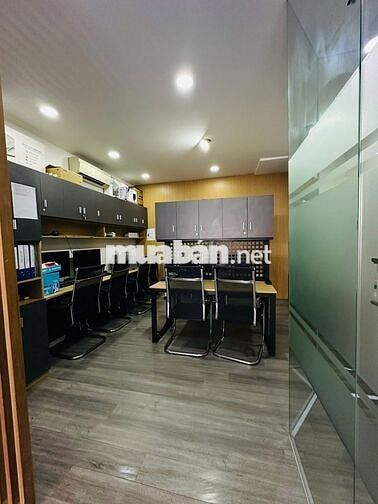 Cho thuê Văn Phòng - DT sàn 300 m² - Ngay Landmark 81 - 60tr/th