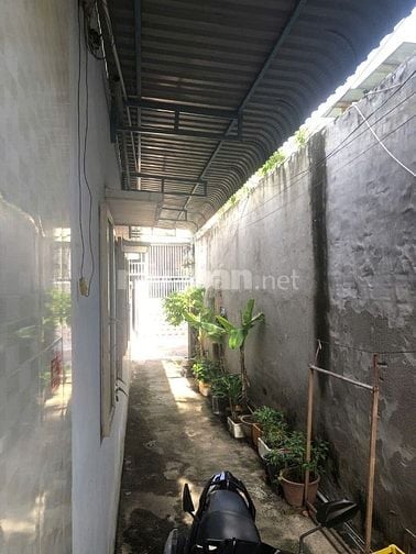 Cần bán căn nhà mặt tiền đương Ông Ích Khiêm, cách Thủ Khoa Huân 400m.