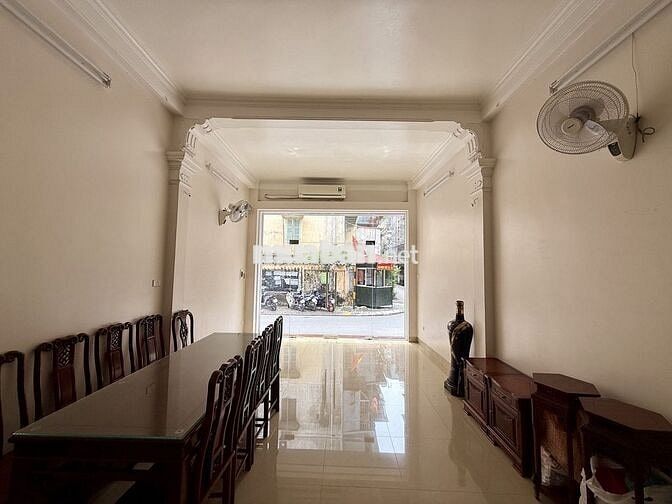 📢 CHO THUÊ VĂN PHÒNG TẦNG 1 – Ô TÔ ĐỖ CỬA