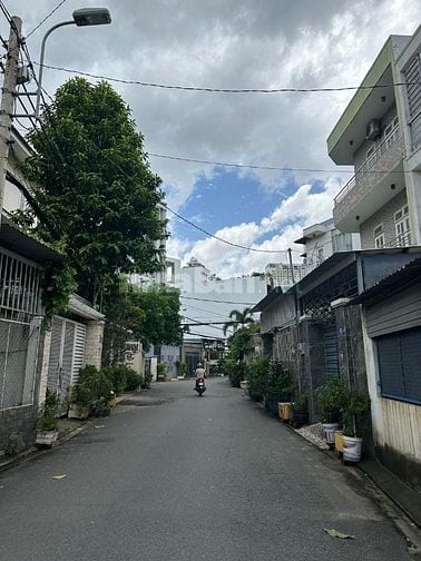 Bán nhà 1 lầu giá 7,6 tỷ đường 13 phường Bình Trưng TP HCM