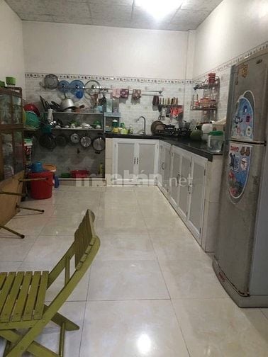 Cần bán căn nhà mặt tiền đương Ông Ích Khiêm, cách Thủ Khoa Huân 400m.