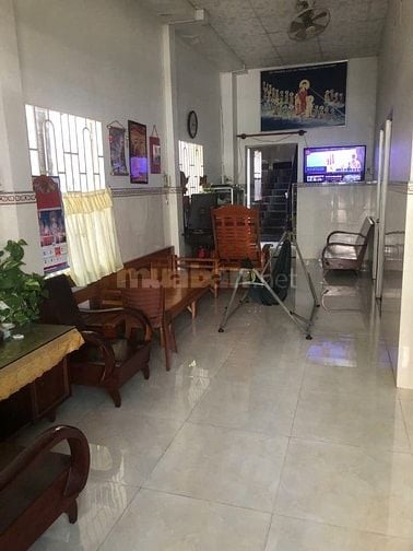 Cần bán căn nhà mặt tiền đương Ông Ích Khiêm, cách Thủ Khoa Huân 400m.