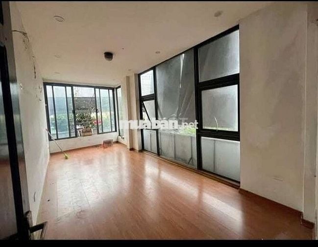 Tôi cần bán gấp nhà mặt phố Trường Chinh căn góc, 5tầng full nội thất