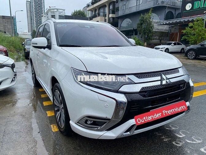 Mitsu Outlander Pre trắng, SX 23, ĐK 24- 14,000 km