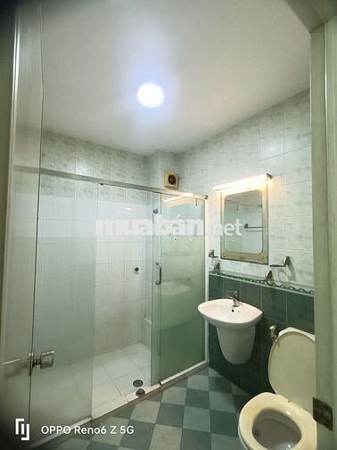 Rẻ quá trời ơi nhà khu tên lửa 5pn 6wc sân thượng ( giá 15tr