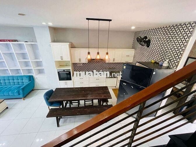 Nhà mới full nội thất, xe hơi ngủ trong nhà Q10 giá 30 triệu/tháng