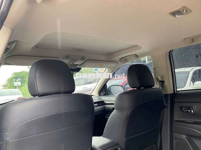 Mitsu Outlander Pre trắng, SX 23, ĐK 24- 14,000 km