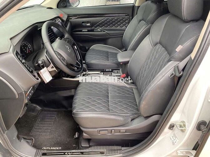 Mitsu Outlander Pre trắng, SX 23, ĐK 24- 14,000 km