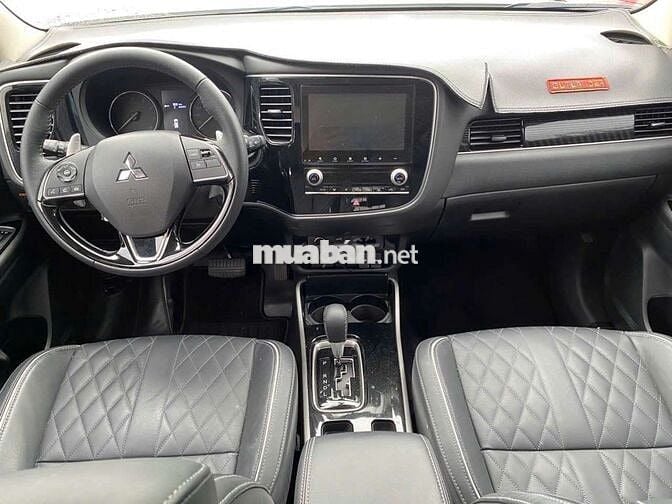 Mitsu Outlander Pre trắng, SX 23, ĐK 24- 14,000 km