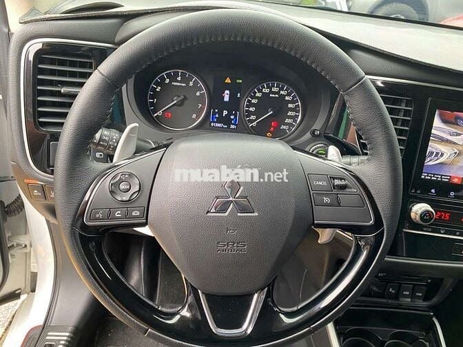 Mitsu Outlander Pre trắng, SX 23, ĐK 24- 14,000 km