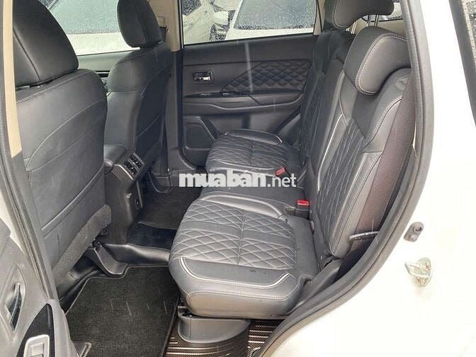 Mitsu Outlander Pre trắng, SX 23, ĐK 24- 14,000 km