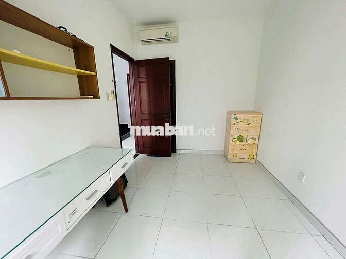 Nhà mới full nội thất, xe hơi ngủ trong nhà Q10 giá 30 triệu/tháng