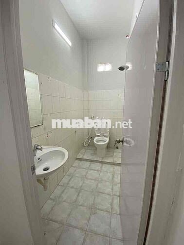 Nhà Luỹ Bán Bích - Hoà Bình - 3pn - Nhà Trống - Sát Mặt Tiền - 13tr.