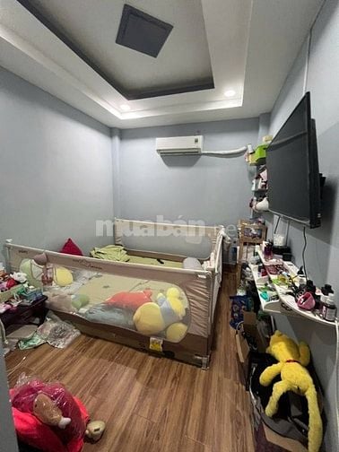 4,98 Tỷ Nhà DBT 3 tầng đúc 3pn lớn hẻm rộng ba gác Sổ Hồng Riêng 