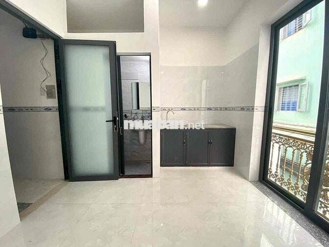 STUDIO BAN CÔNG SIÊU THOÁNG GIÁ RẺ