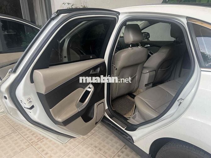 BÁN GẤP FOCUS 2018 Titanium Trắng 16 vạn lên 7c