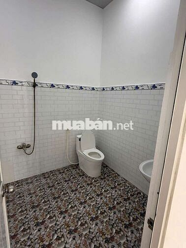 Nhà 5x18 đúc 1 trệt 1 lửng 1 lầu đường nhựa 6m1 / Nguyễn thị thảnh 40m