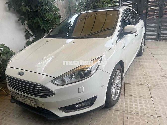 BÁN GẤP FOCUS 2018 Titanium Trắng 16 vạn lên 7c