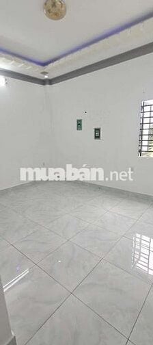 Phòng đẹp cửa sổ trời full nội thất