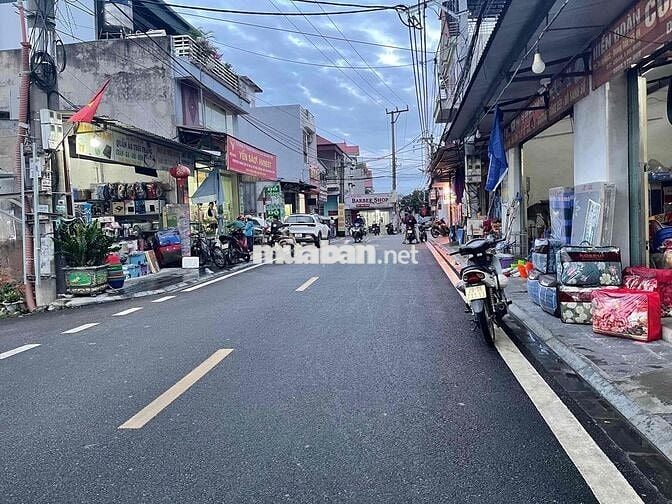 XUÂN BÁCH- 58M- SẴN NHÀ-GIÁ 2,79 Tỷ- 50m RA CHỢ - DƯỜNG THÔNG Ô TÔ