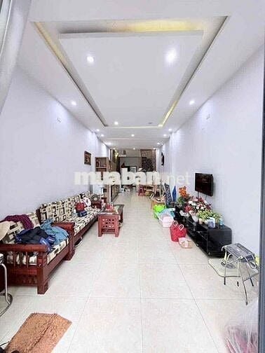 Nhà 2 tầng đúc Nguyễn Phước Nguyên 3PN có sân rộng