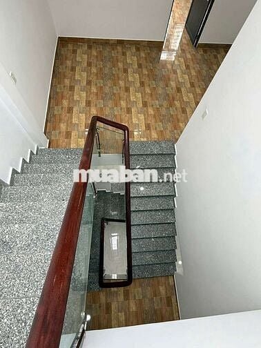 Nhà 5x18 đúc 1 trệt 1 lửng 1 lầu đường nhựa 6m1 / Nguyễn thị thảnh 40m