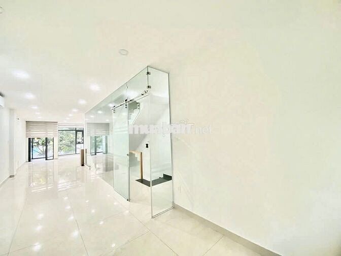 SIÊU PHẨM SÀN SUỐT - MT Sư Vạn Hạnh ,p12, q10 - 4 Sàn trống suốt 45tr