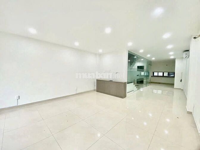 SIÊU PHẨM SÀN SUỐT - MT Sư Vạn Hạnh ,p12, q10 - 4 Sàn trống suốt 45tr