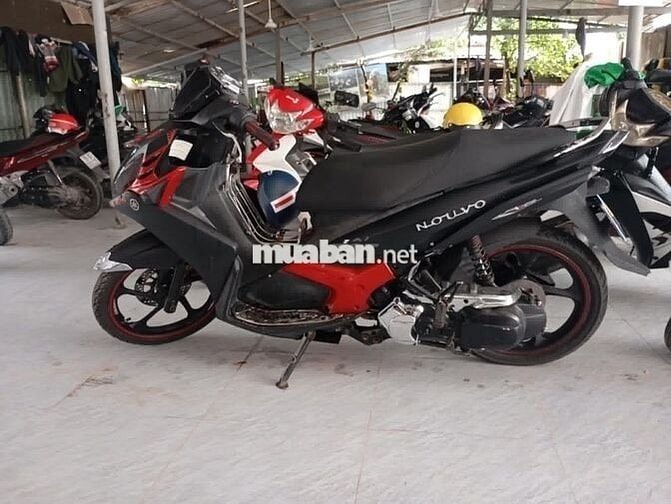 Xe máy Yamaha Nouvo 5 màu đen đỏ