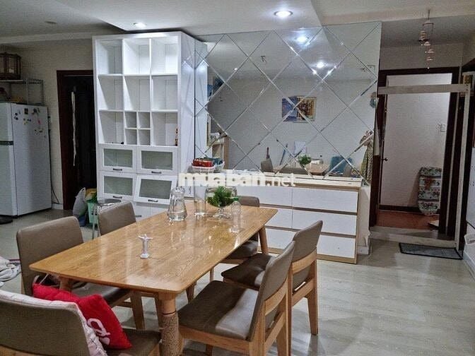 Cho thuê căn hộ Giai Việt – đường Tạ Quang Bửu P5, Q8.