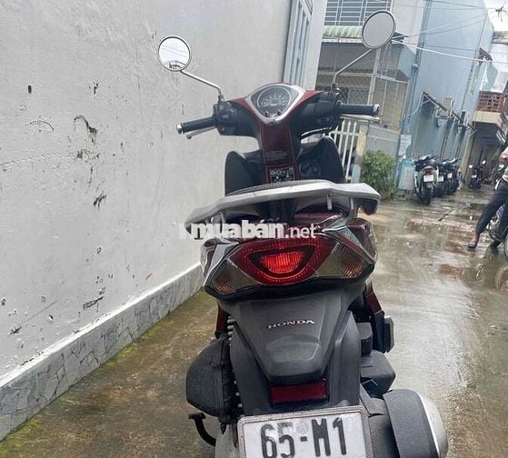 XE SH MODE MÀU ĐỎ.