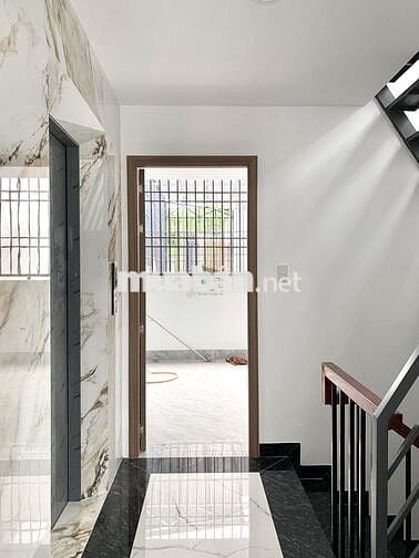 CHO THUÊ NHÀ MỚI XÂY ĐẸP 4 TẦNG CÓ THANG MÁY KHU ACC VĨNH HOÀ