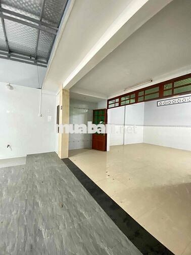 Cho thuê nhà kho, xưởng 180m2 Xuân Thới Thượng