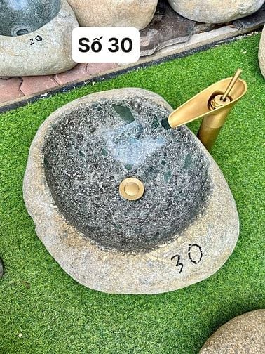 Chậu rửa lavabo đá cuội tự nhiên nguyên khối phù hợp cho homestay, cf