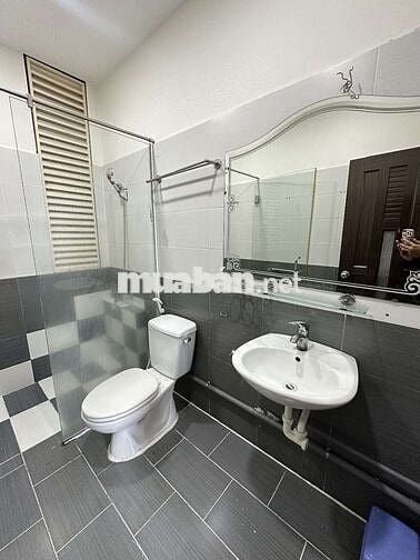 Căn Hộ 2 PN Ban Công Có Thang Máy Hẻm Rộng Vị Trí Di Chuyển Tiện Lợi