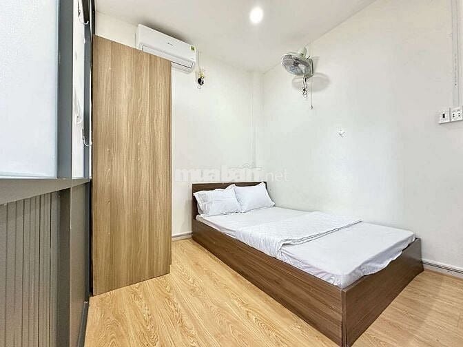 Căn Hộ 2 PN Ban Công Có Thang Máy Hẻm Rộng Vị Trí Di Chuyển Tiện Lợi