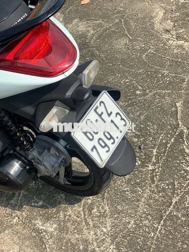 Xe máy Yamaha Janus 2018 màu trắng đen