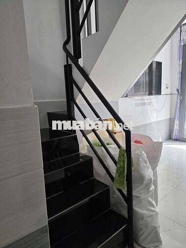 Nhà bán hẻm 271 Lê Văn Lương hẻm cao nhà đẹp có ban công rộng