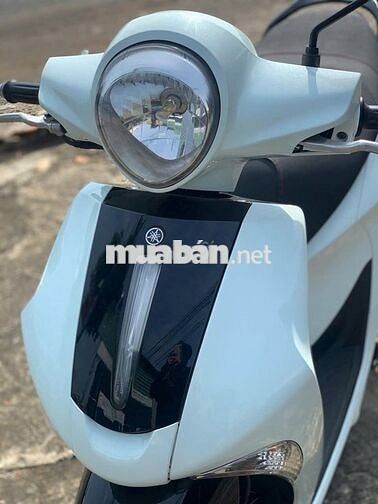 Xe máy Yamaha Janus 2018 màu trắng đen