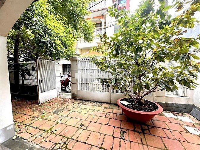 BIỆT THỰ CHÂU ÂU-NGANG 10.5M- GẦN QUẬN 1-190M2- 6PN- GARA ÔTÔ NGỦ NHÀ