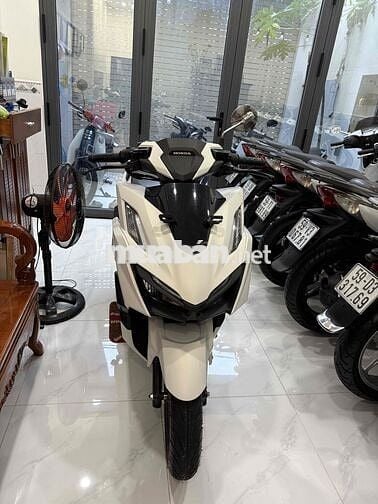 xe vario 160 ABS Màu trắng nhám -mâm vàng đồng