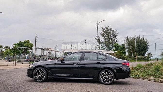 BMW 5 Series 2022 520i M Sport - 30000 km