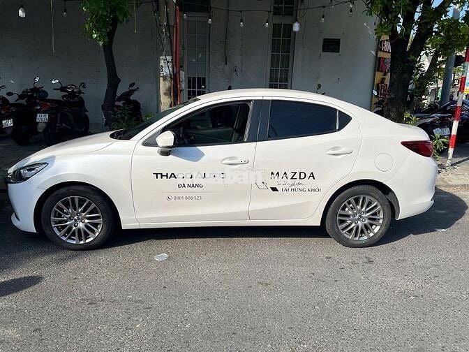 Mazda 2 2022 Luxury - 18000 km