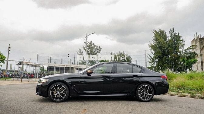 BMW 5 Series 2022 520i M Sport - 30000 km