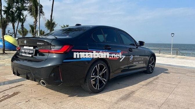 BMW 3 Series 2023 330i M Sport - 36000 km